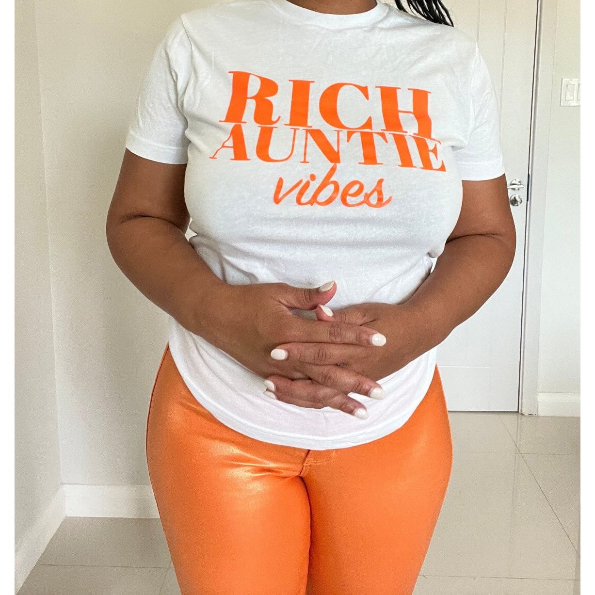Rich Auntie Vibes Tee-White/Orange